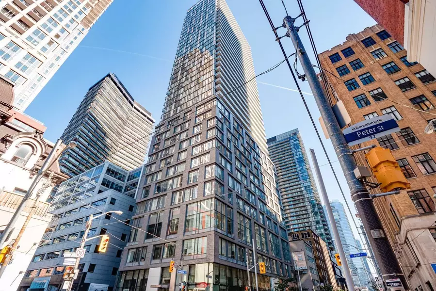 101 Peter ST S #3608, Toronto C01, ON M5V 0G6