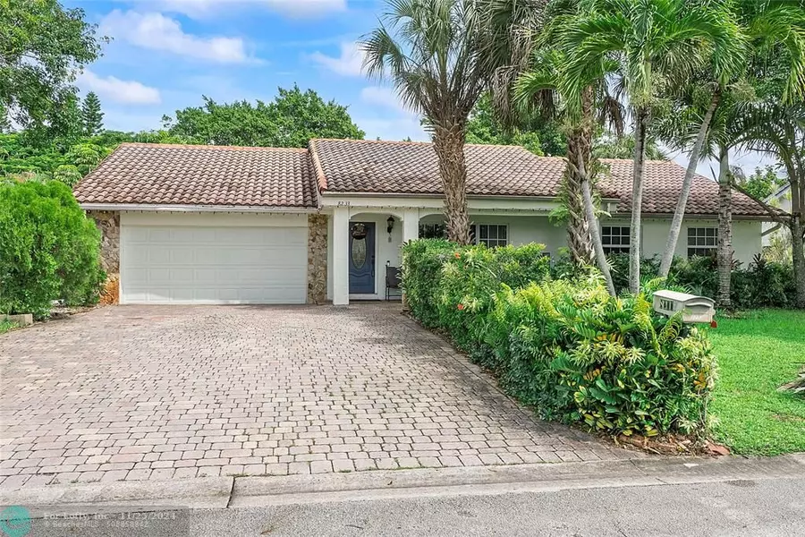 8233 NW 3rd Pl, Coral Springs, FL 33071