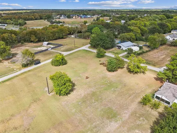 East Tawakoni, TX 75472,118 Calhoun Cove