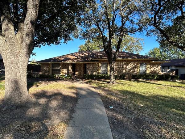 520 Cambridge Drive, Desoto, TX 75115