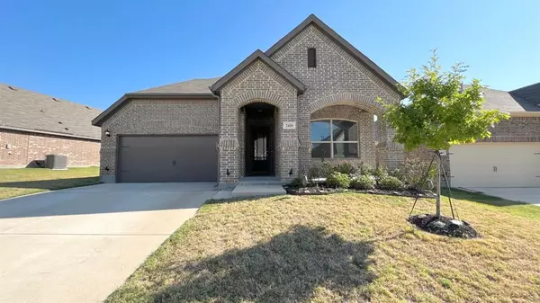 2410 Trickling Creek Drive, Garland, TX 75041