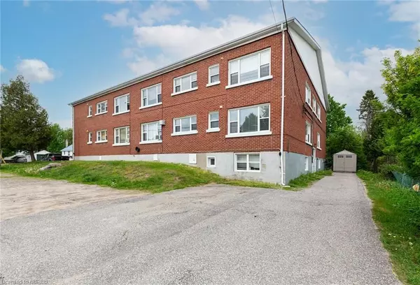 North Bay, ON P1B 5M1,810 ANN ST