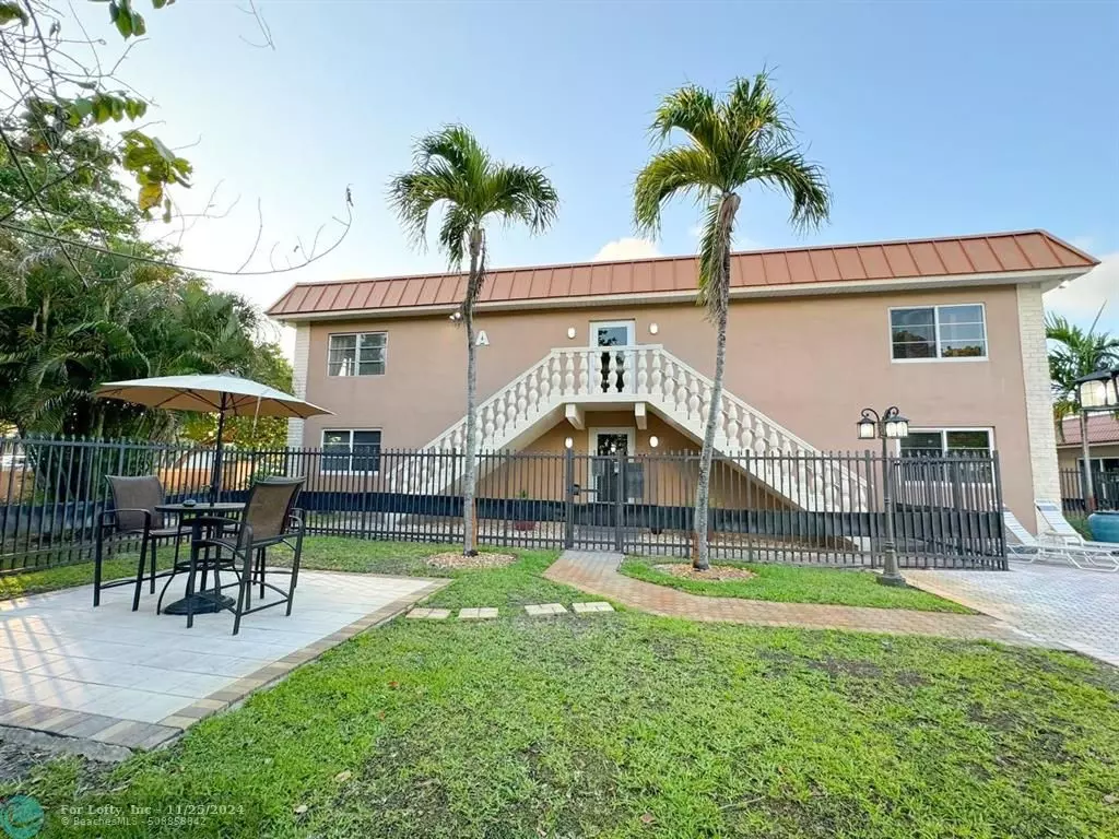 Wilton Manors, FL 33305,12 NE 19th Ct  #204A