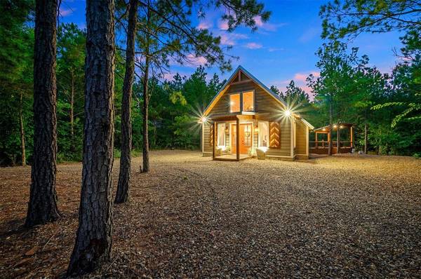 240 Bear Cedar Trail, Broken Bow, OK 74728