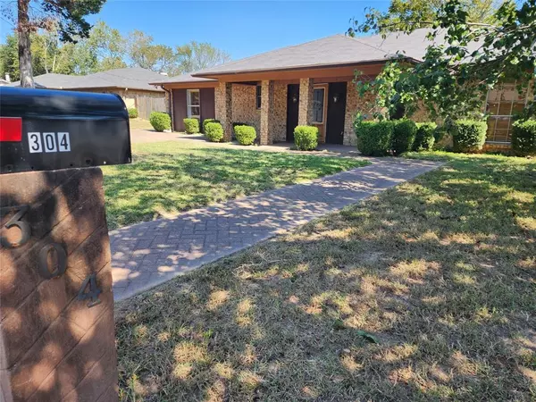 304 Hillcreek Drive, Whitehouse, TX 75791