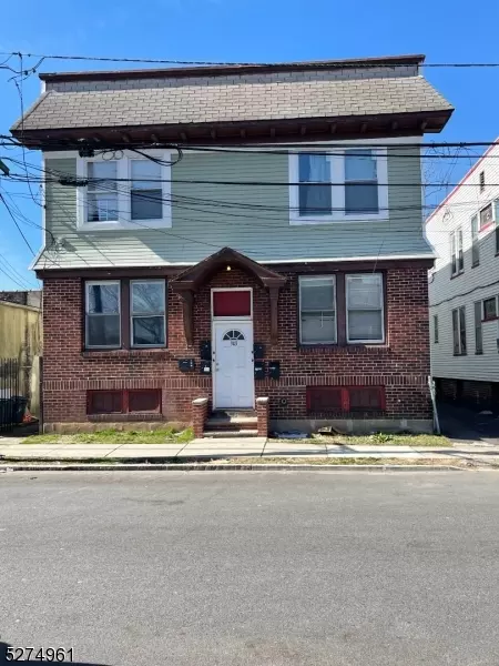 303 Hobson St, Newark City, NJ 07112