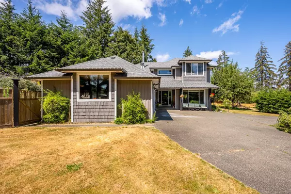 Comox, BC V9M 4C6,1669 Essex Pl