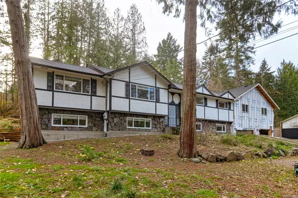 1077 Lands End Rd, North Saanich, BC V8L 5L3