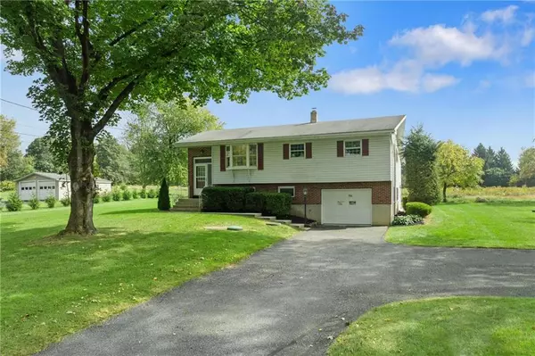 704 Point Phillips Road, Moore Twp, PA 18014