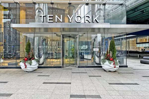 10 York ST #1502, Toronto C01, ON M5J 2L9