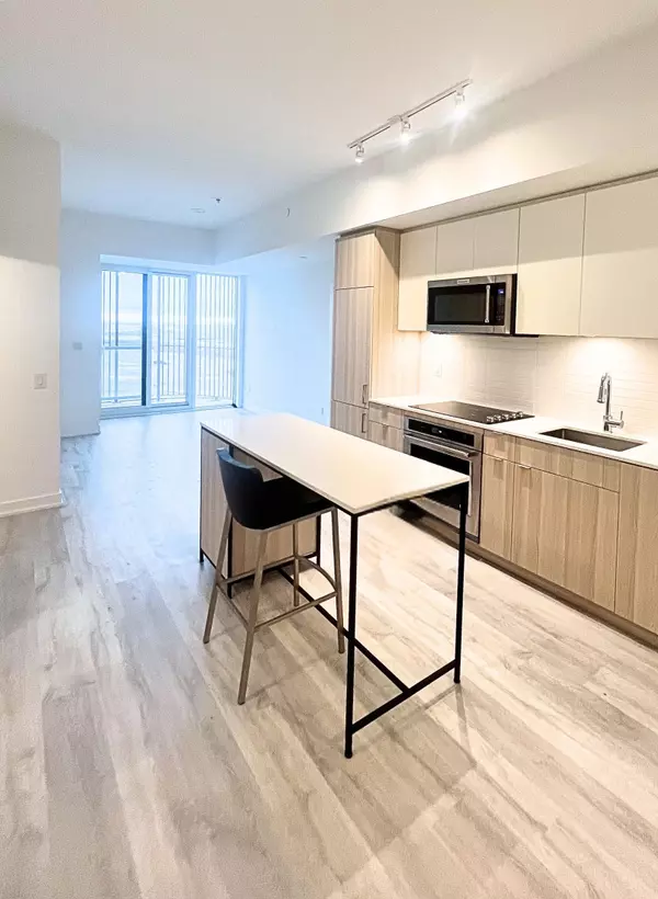 220 Missinnihe WAY #315, Mississauga, ON L5H 0A9