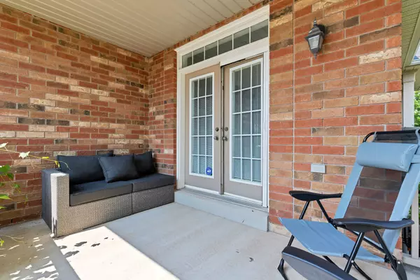 Oakville, ON L6M 5G5,2223 Whistling Springs CRES