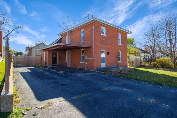 Norfolk, ON N4B 1M5,74 William ST