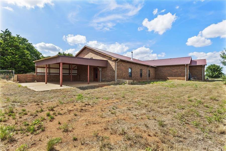 12168 N US 281 Highway, Lookeba, OK 73053