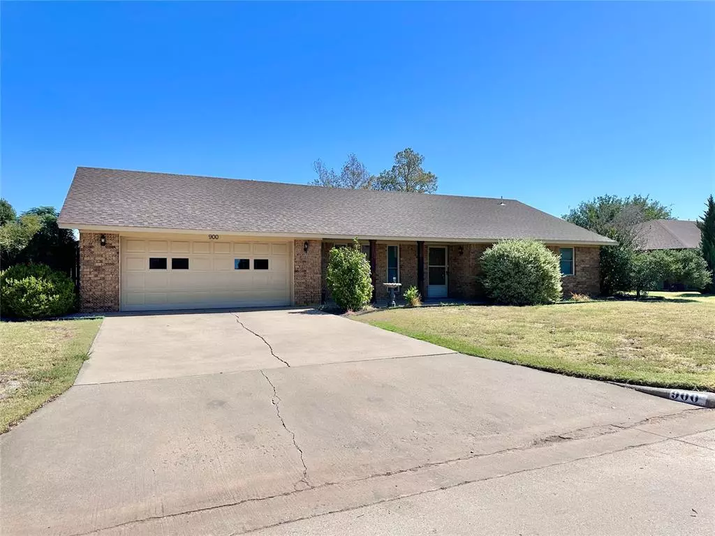 Altus, OK 73521,900 Cambridge Drive