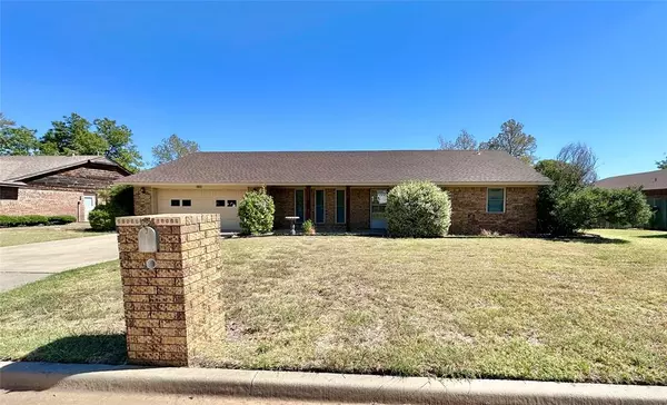 Altus, OK 73521,900 Cambridge Drive