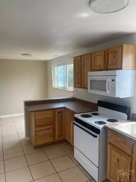 Pueblo, CO 81005,3007 Aster St