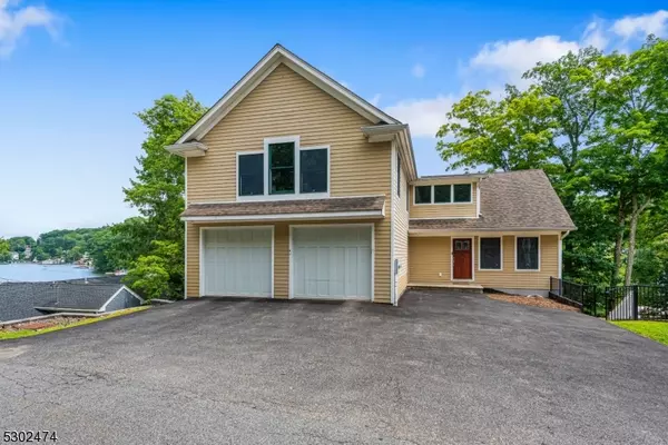 Hopatcong Boro, NJ 07821,229 Squaw Trl