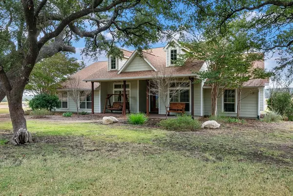 272 N Schaper Rd, Fredericksburg, TX 78624