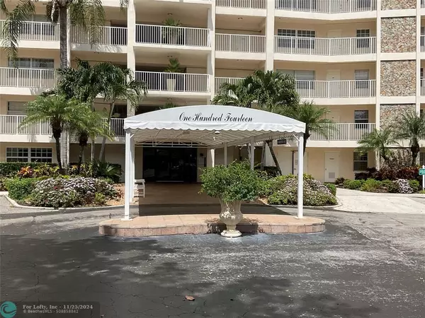 3507 Oaks Way  #704, Pompano Beach, FL 33069