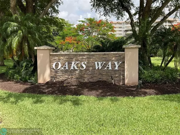 Pompano Beach, FL 33069,3507 Oaks Way  #704