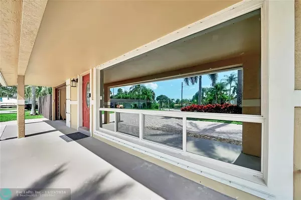 Deerfield Beach, FL 33441,541 SE 4th St