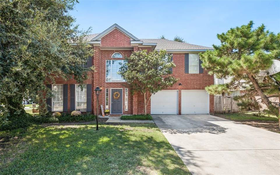 309 Creekside Drive, Hurst, TX 76053