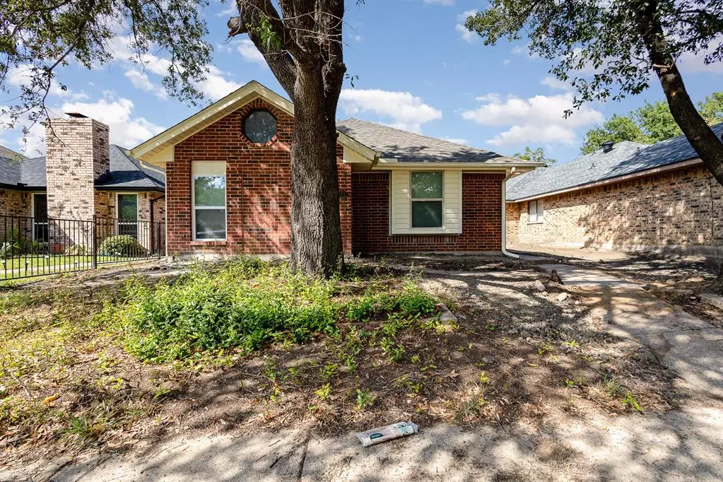 Mesquite, TX 75149,1521 Creek Bluff Circle