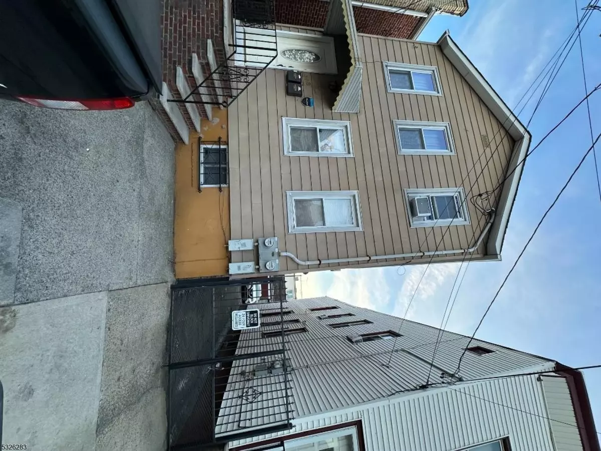 Newark City, NJ 07105,108 Nichols St