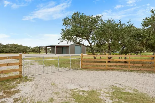 415 Shaver Rd., Aransas Pass, TX 78336