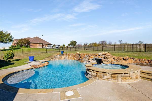 114 Aledo Pointe Drive, Aledo, TX 76008