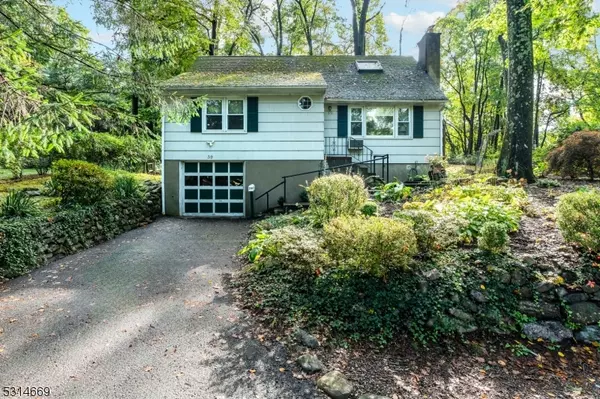 39 Lakeside Trl,  Kinnelon Boro,  NJ 07405