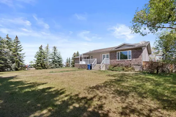 Medicine Hat, AB T1B4K5,1503 Eagle View PL Southwest