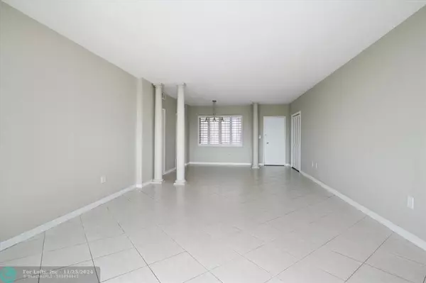 Bay Harbor Islands, FL 33154,9101 E Bay Harbor Dr  #404