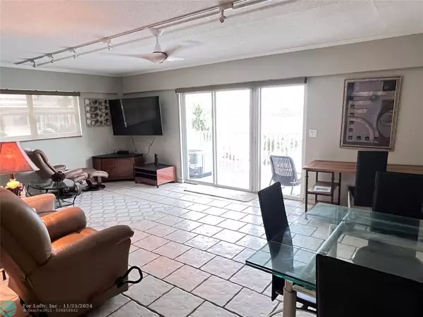 Fort Lauderdale, FL 33304,95 N Birch  #301