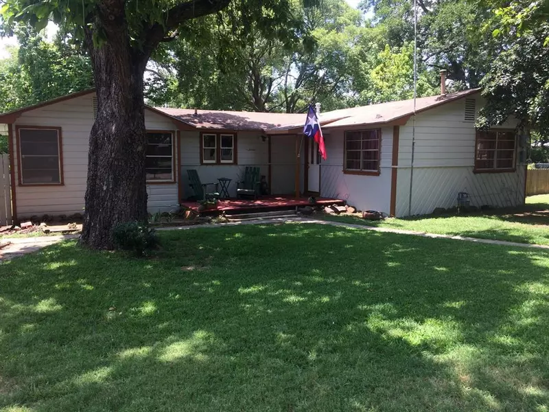 414 E Hughes Street, Collinsville, TX 76233