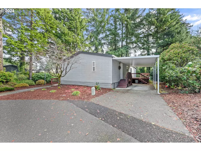 555 SHOREPINES CT, Coos Bay, OR 97420