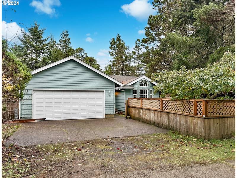 220 11TH ST, Florence, OR 97439