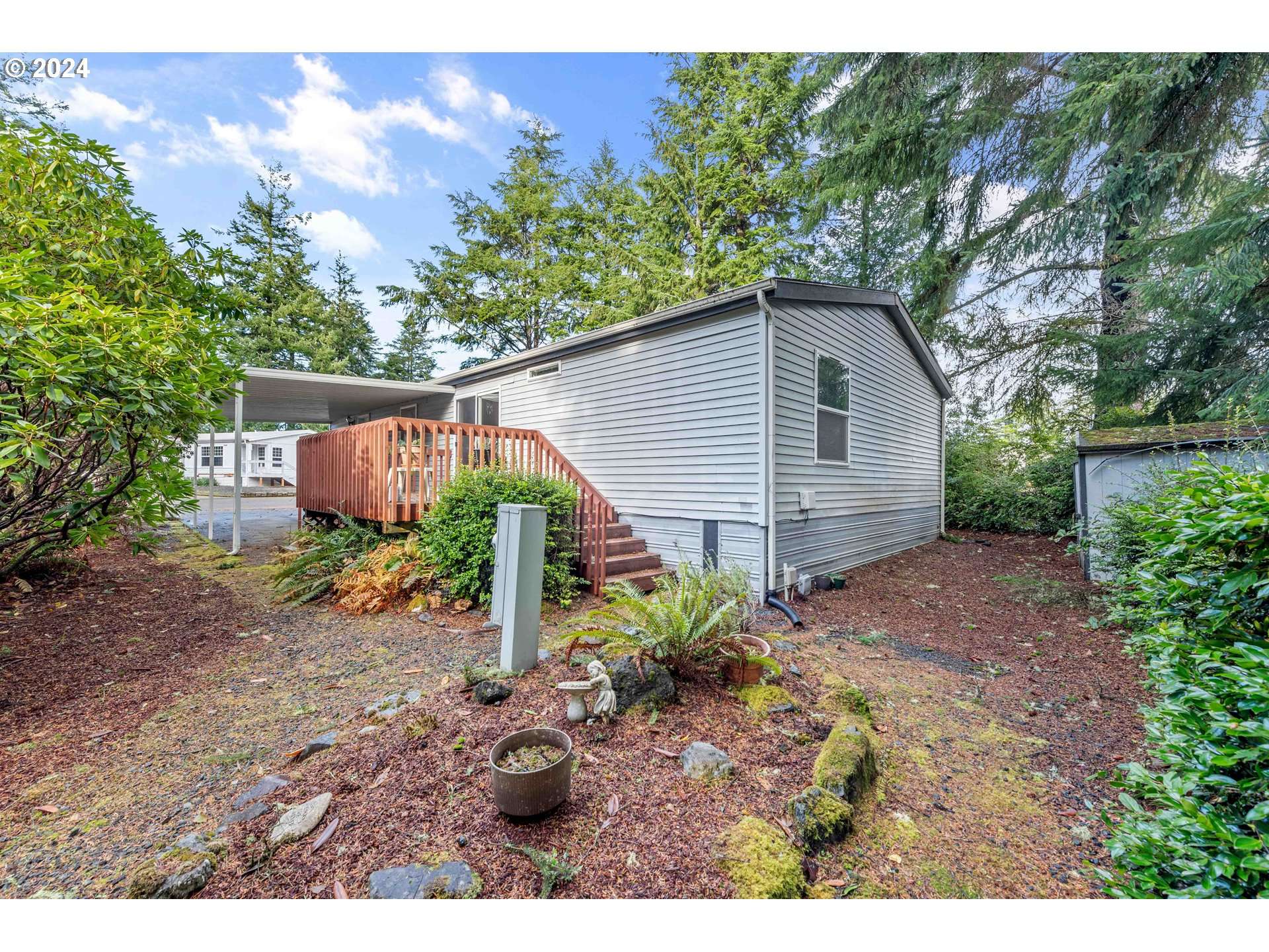 Coos Bay, OR 97420,555 SHOREPINES CT