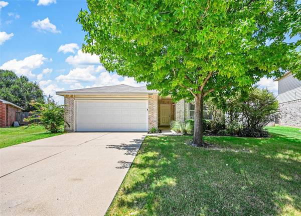 8600 Early Dawn Trail,  Denton,  TX 76210