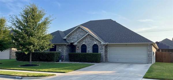 420 Hummingbird Trail, Crowley, TX 76036