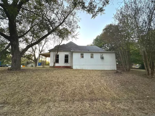 Grand Saline, TX 75140,219 E Jordan Street