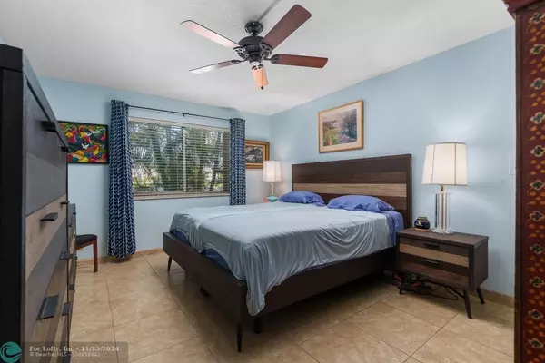 Oakland Park, FL 33309,2741 S Oakland Forest Dr  #104