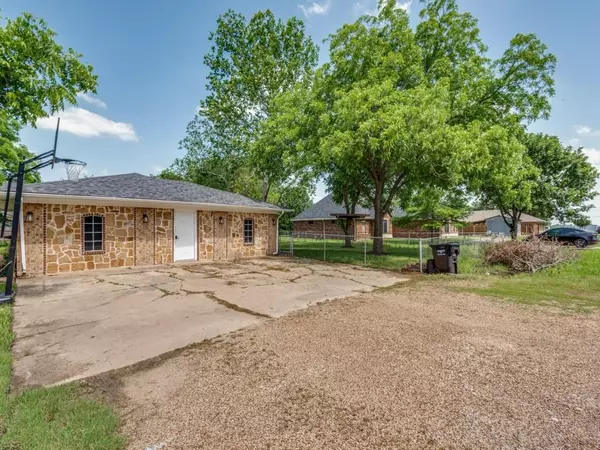 Crandall, TX 75114,100 E Mimosa Street