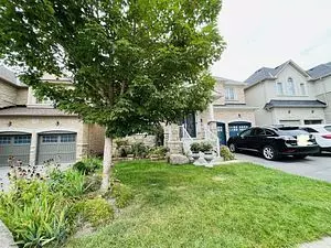 1019 Wilbur Pipher CIR, Newmarket, ON L3X 0G4