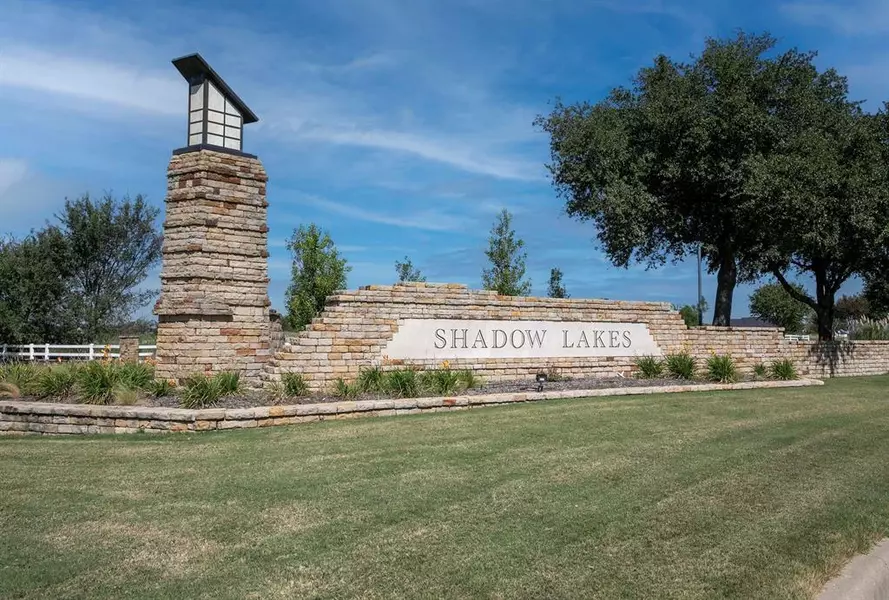 1022 Shadow Lakes Drive, Wills Point, TX 75169