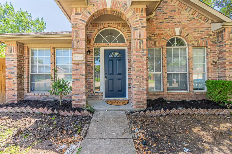 7502 Gillon Drive, Rowlett, TX 75089