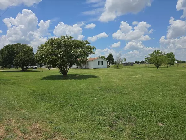 Waxahachie, TX 75167,622 W Pecan Tree Road