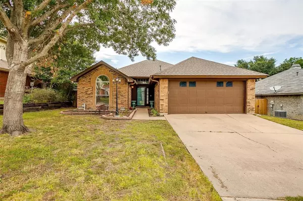 720 Lionel Way,  Fort Worth,  TX 76108