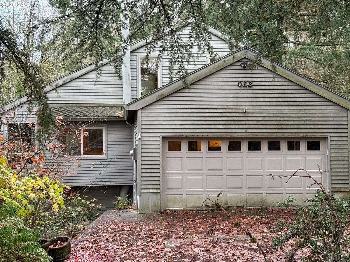 Lake Oswego, OR 97035,1 WALKING WOODS DR